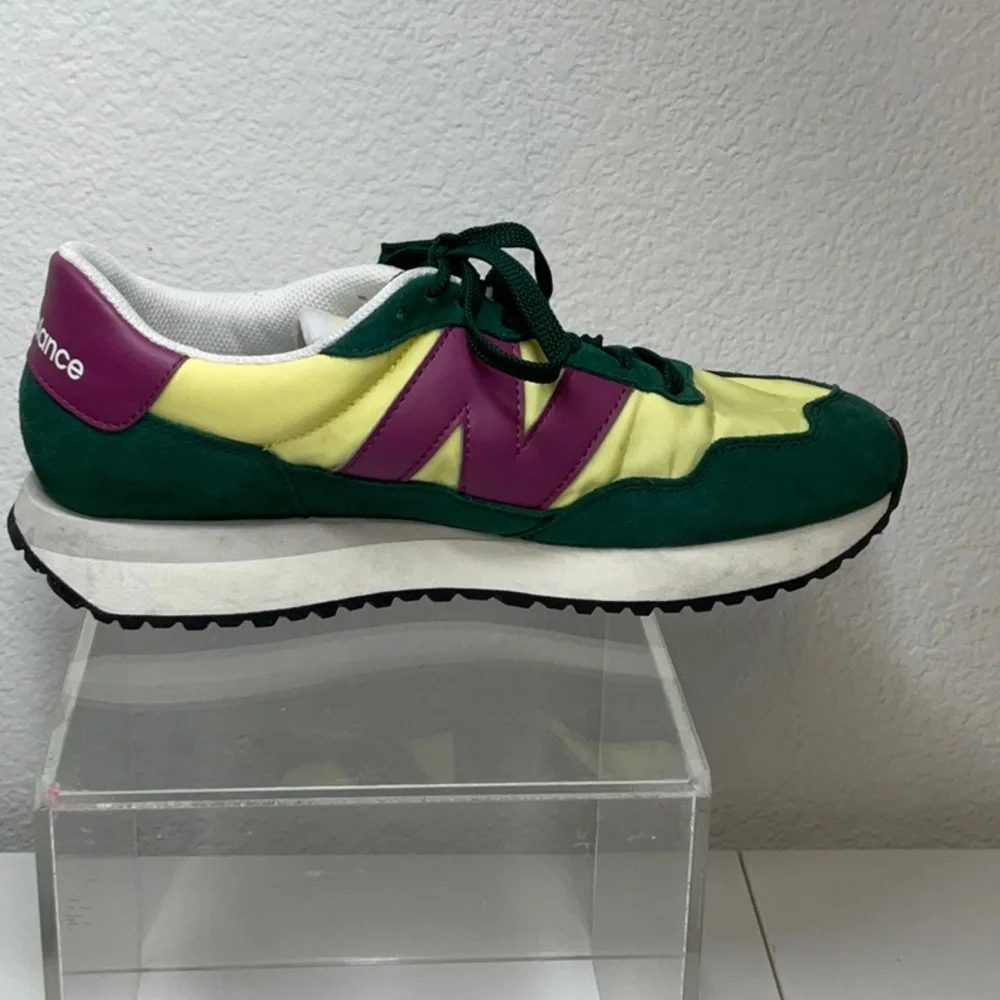 Men’s New Balance 237 V1 Sneaker Retro Inspired Size 9